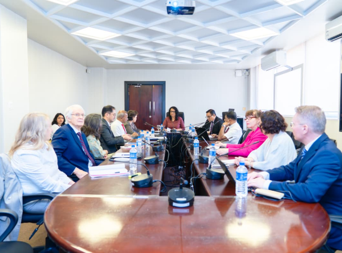 Prime Minister and the officials from ADB held Discussions on Strengthening Education Reforms 